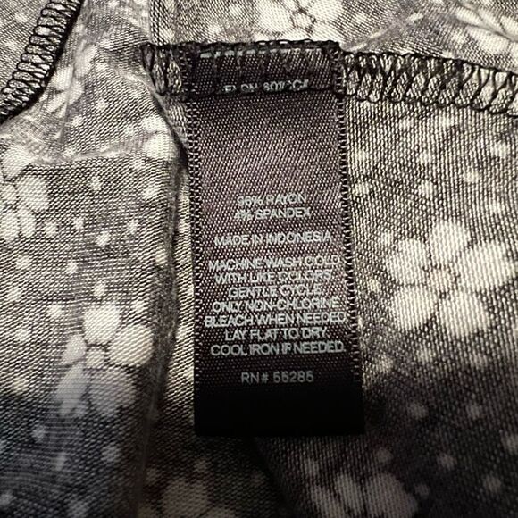 NWT! Express floral print long sleeve dress‎ - Picture 5 of 12